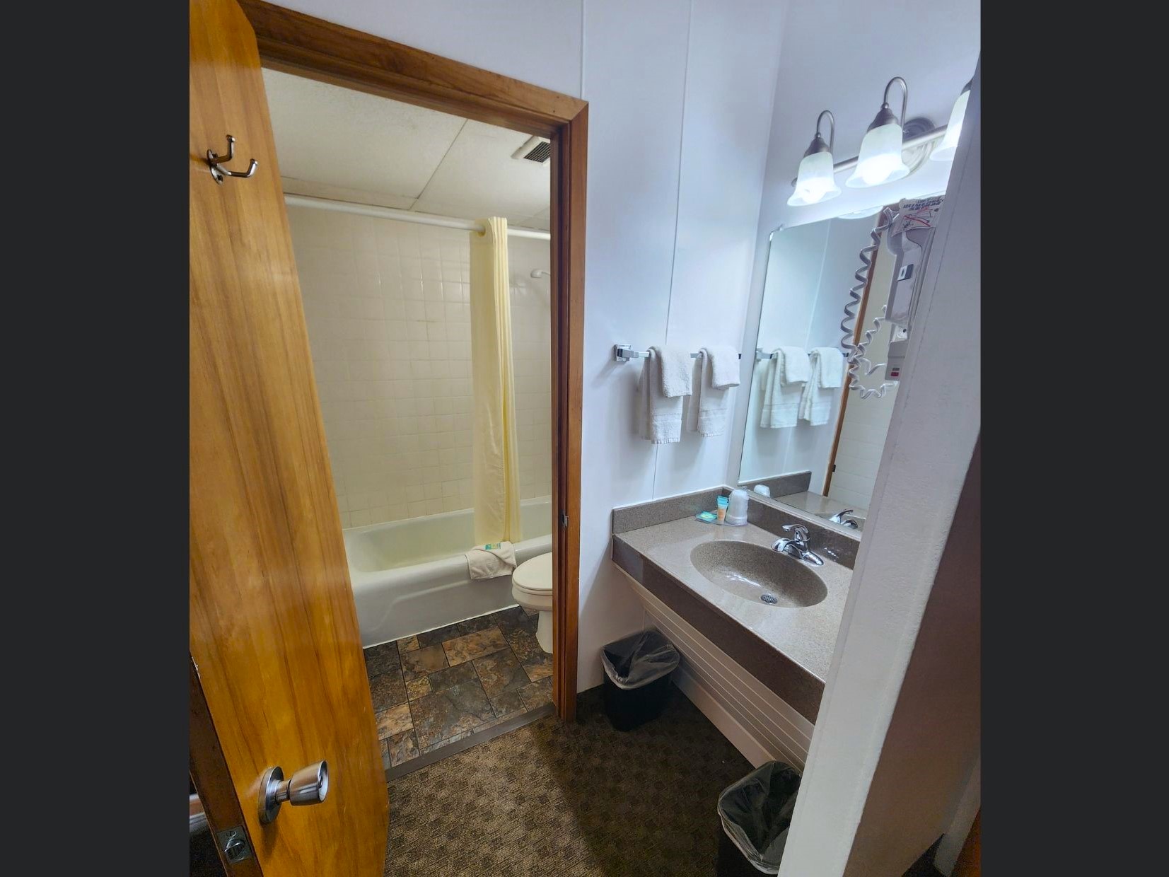Double Room's Bathroom Vanity